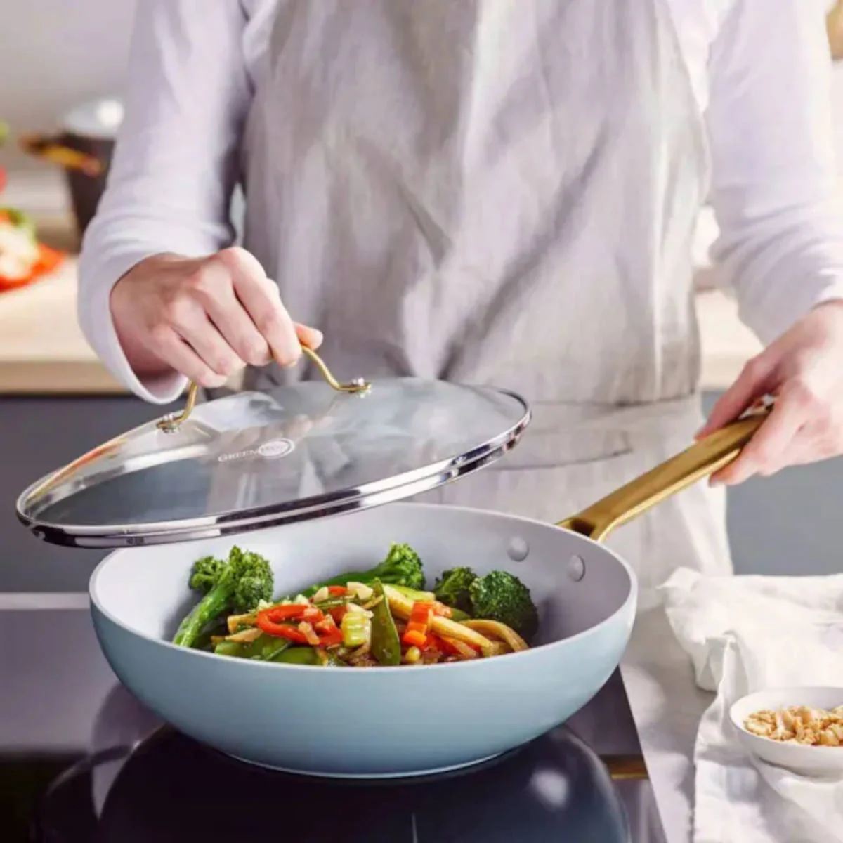GreenPan Padova Wok with Lid Smokey Sky Blue 28cm - Image 7