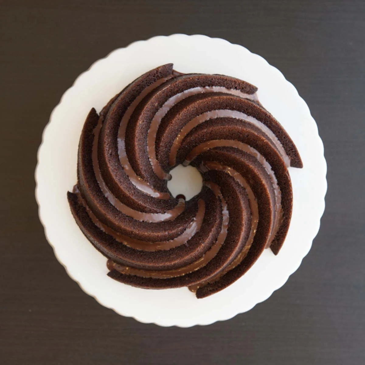 Nordic Ware Heritage Bundt Pan Gold 22cm - Image 4